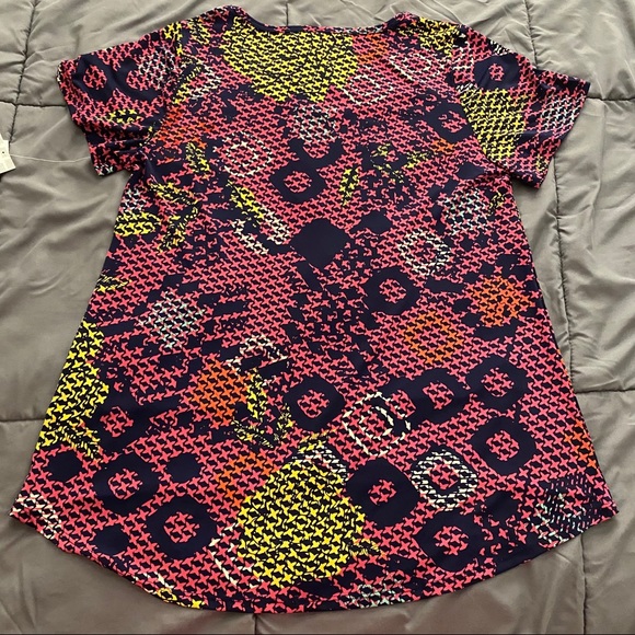 LulaRoe Classic Tee- Digital Multi Color Design M - Picture 2 of 7